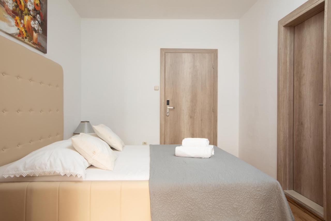 Apartments Petrovic มาคาร์สกา ภายนอก รูปภาพ