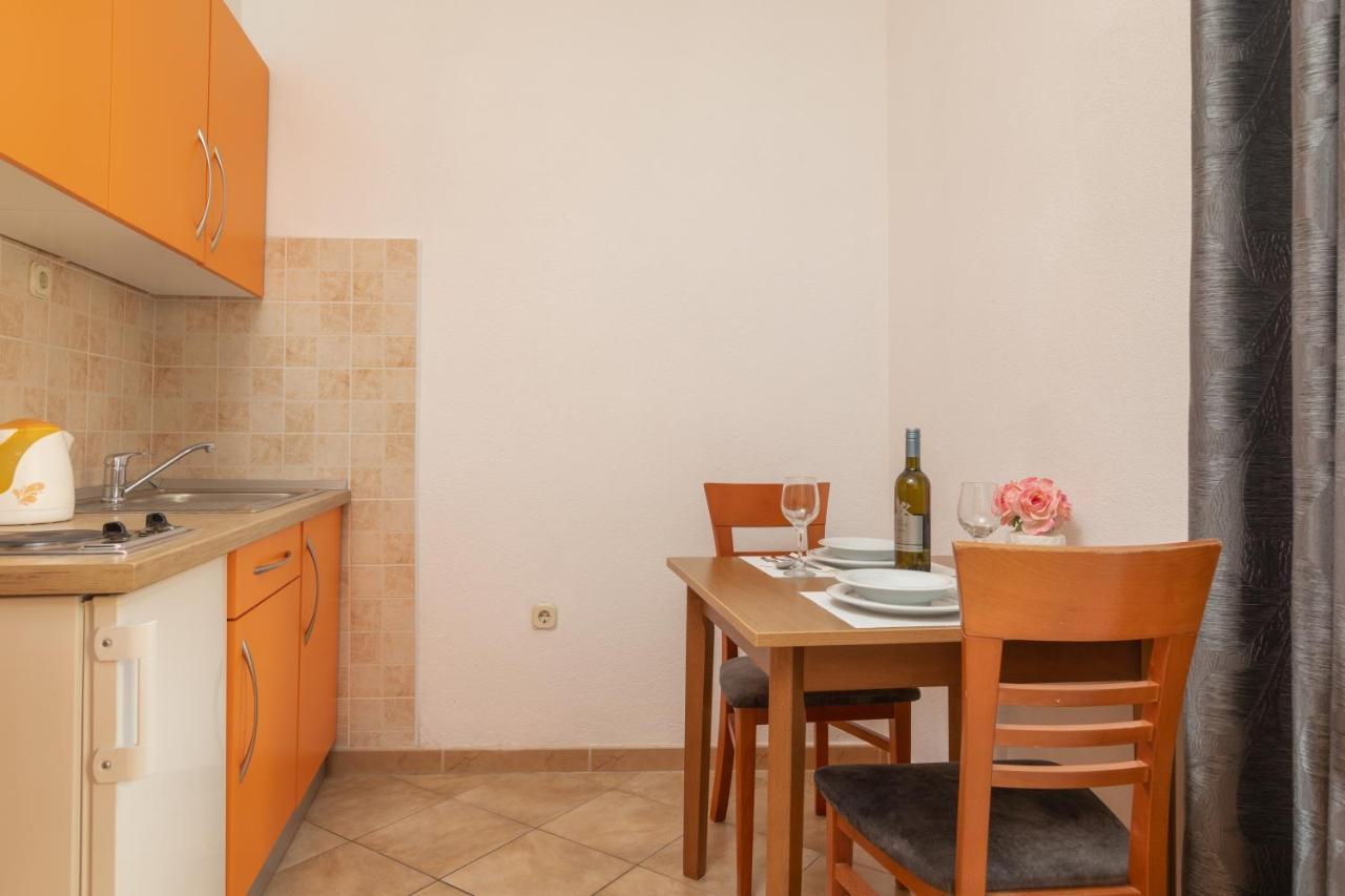 Apartments Petrovic มาคาร์สกา ภายนอก รูปภาพ
