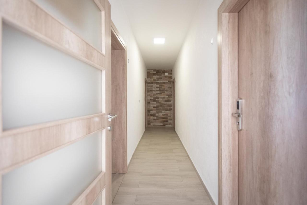 Apartments Petrovic มาคาร์สกา ภายนอก รูปภาพ