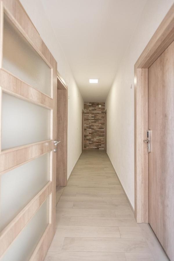 Apartments Petrovic มาคาร์สกา ภายนอก รูปภาพ
