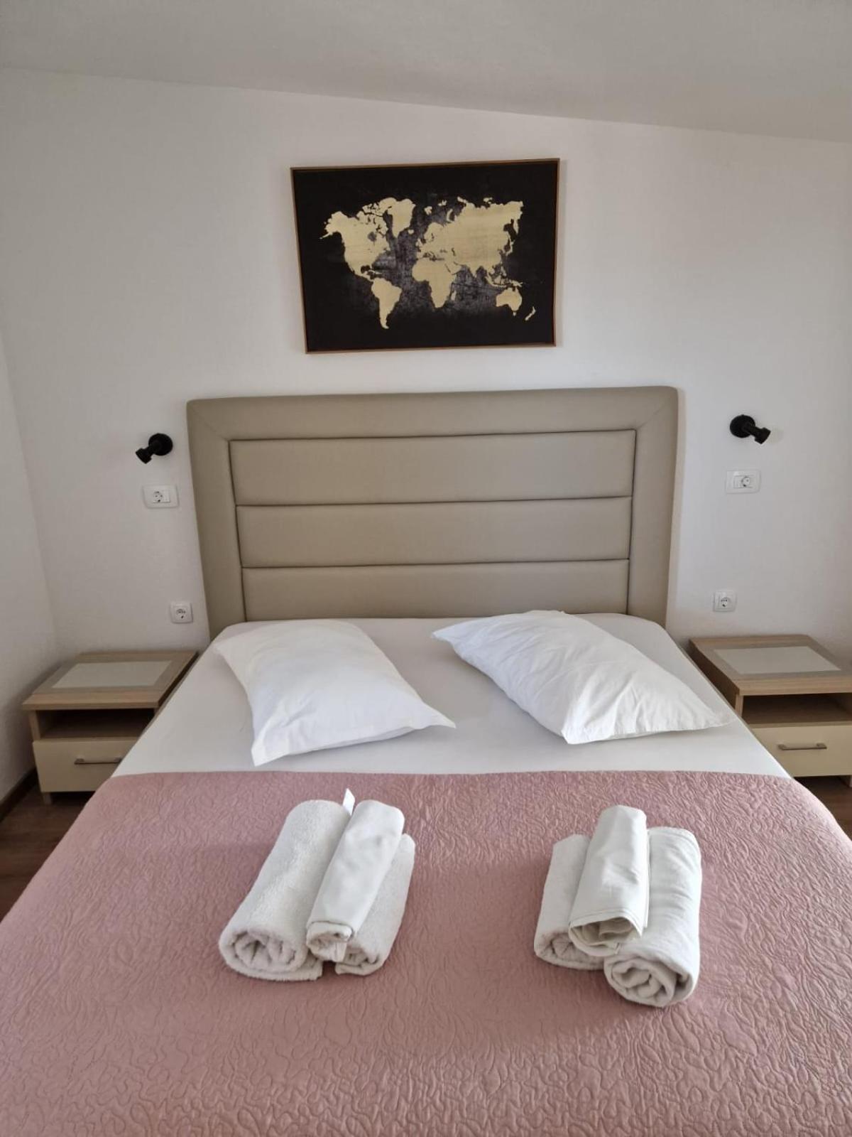 Apartments Petrovic มาคาร์สกา ภายนอก รูปภาพ